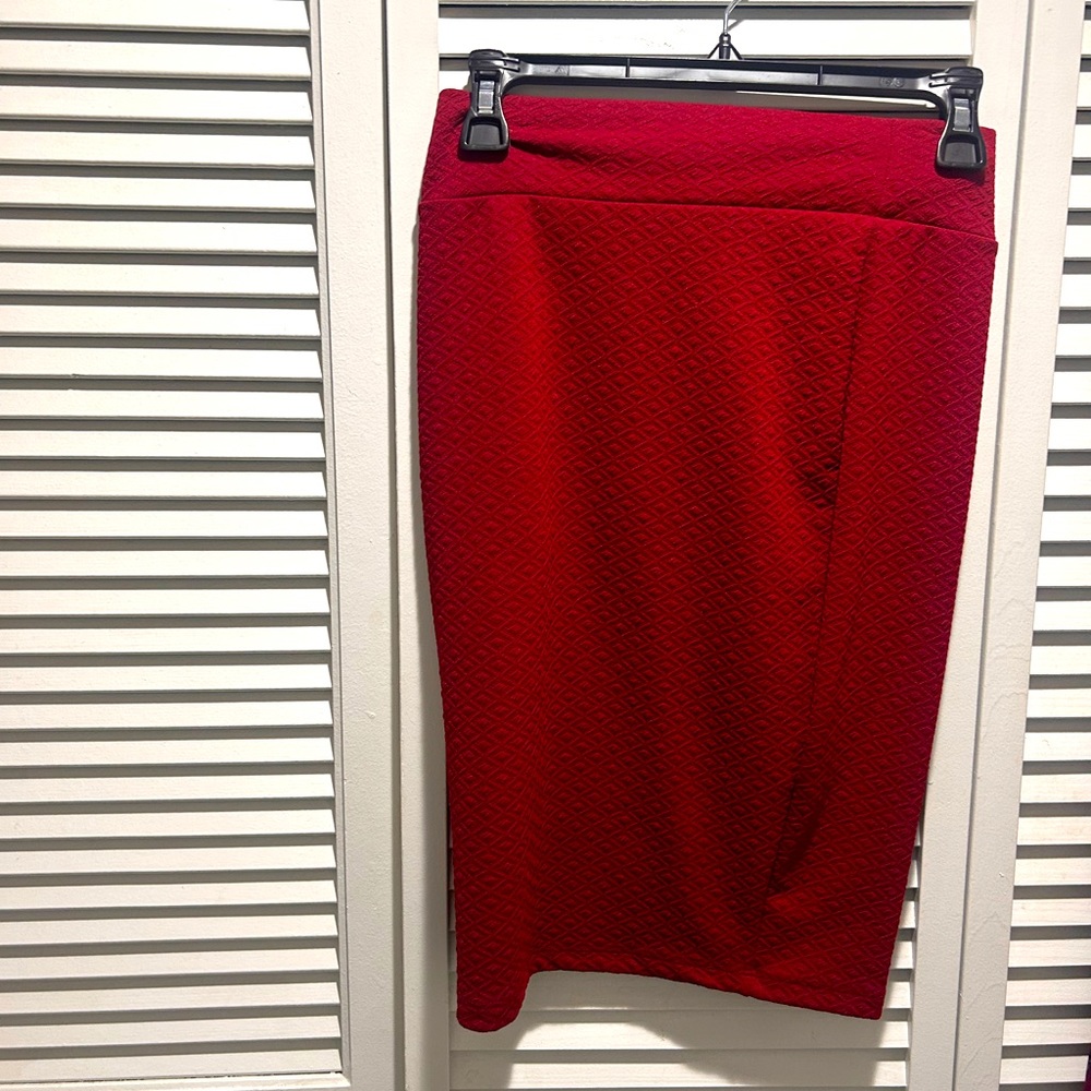 Great skirt- too tight on me